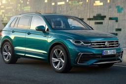 2022 Volkswagen Tiguan Front Right in Silk Blue Metallic